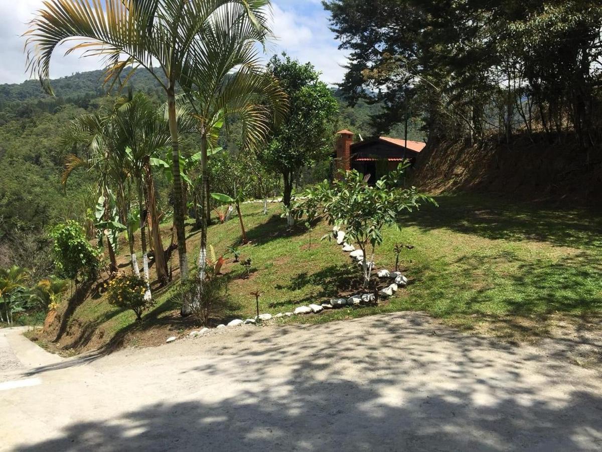 Navarro Mountain Cartago Bagian luar foto